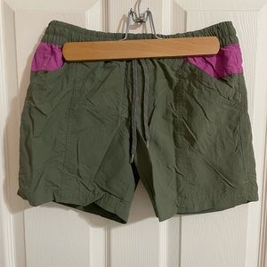 Columbia elastic waist hiking shorts